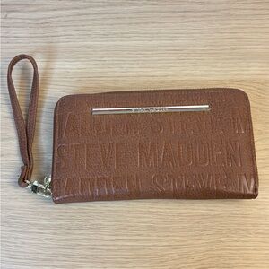 Steve Madden Tan Embossed Wristlet Wallet NWOT
